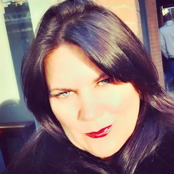 Meet your Posher, Mariana - Picture 1 of 1